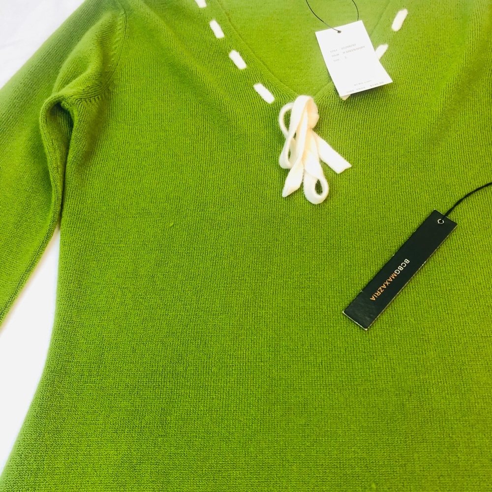 Bcbgmaxazria women v-neck long sleeves size-S!!!